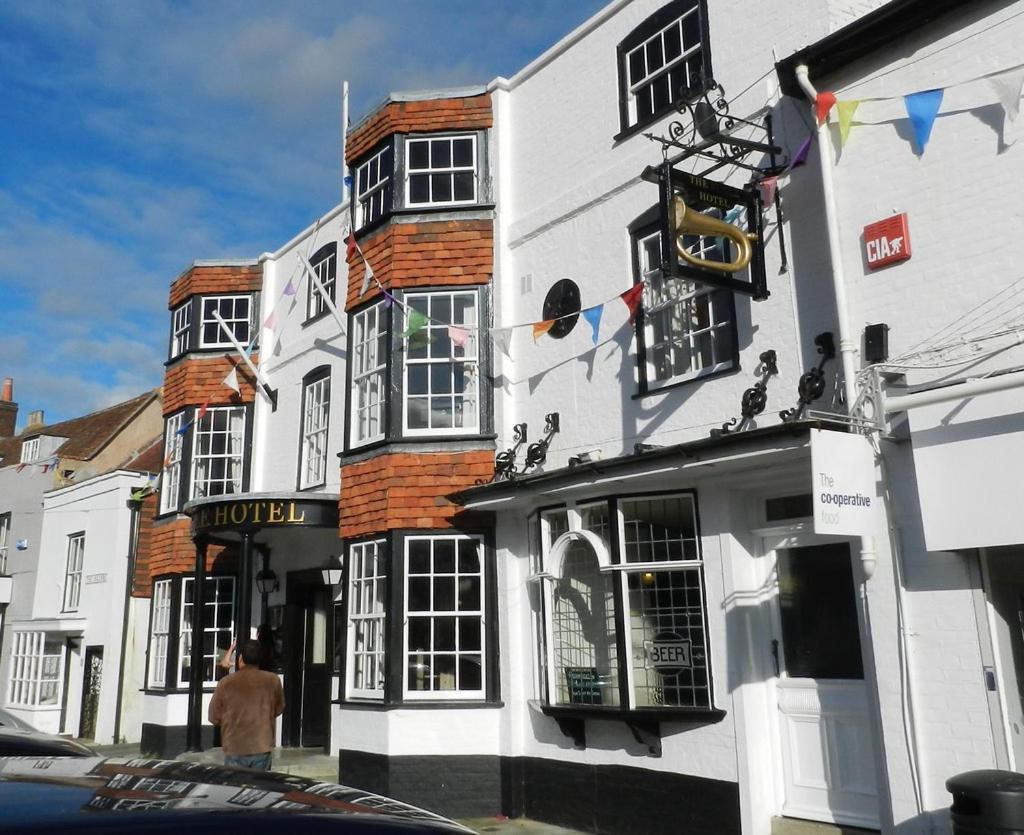 Bugle Hotel Titchfield Exteriör bild